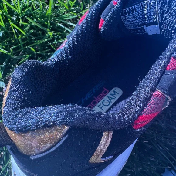 Women’s Skechers D’Lites Mountain Alps Black sneakers - Picture 8 of 10